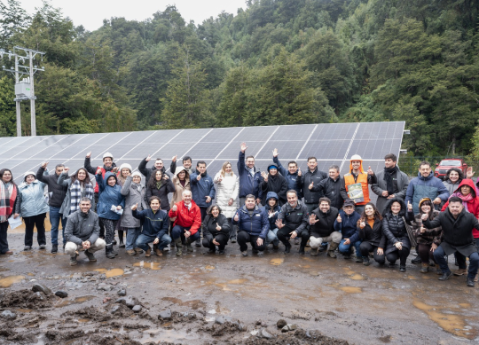 Proyecto bajará cuentas de la luz a vecinos de Cochamó y Puerto Montt