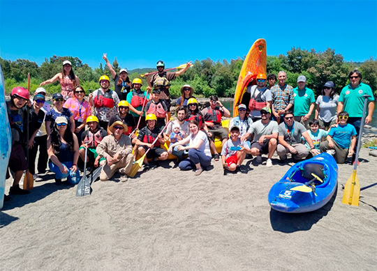 Con talleres de kayak y pesca deportiva Colbún presentó su campaña de seguridad verano 25/26